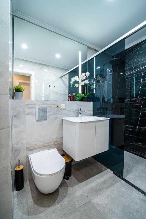 Apartamento Sky Symphony Varna Exterior foto