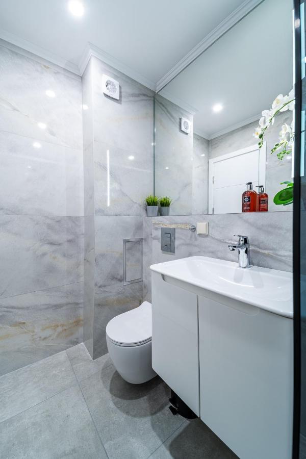 Apartamento Sky Symphony Varna Exterior foto